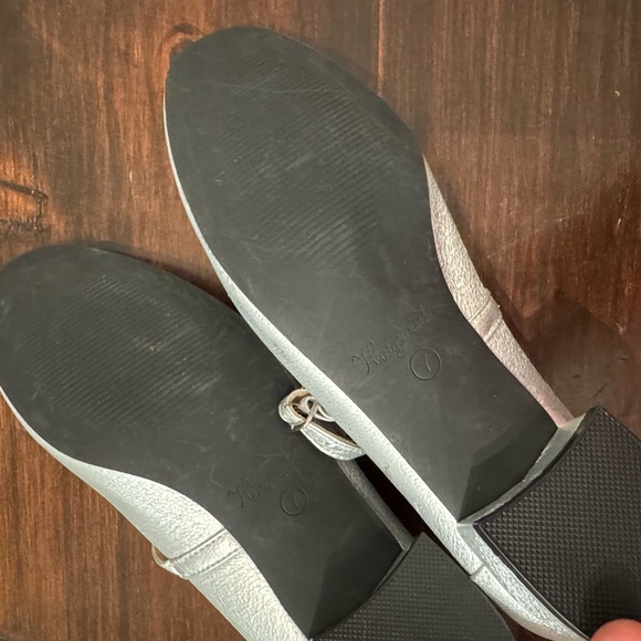 Chic Silver Flats with Strap - Picture 7 of 7